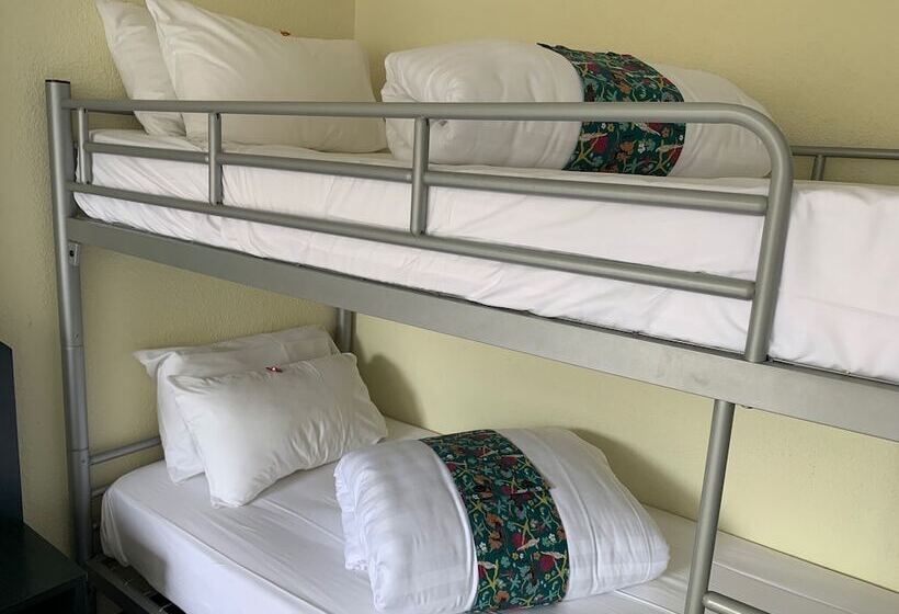 Семейный Номер Вид на Сад, Hôtel Heod   Binic   Saint Quay Portrieux