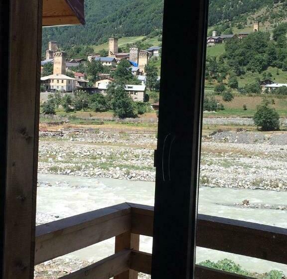 اتاق استاندارد سه نفره, Riverside Mestia