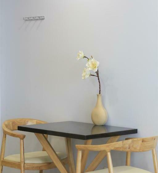 استودیوی لوکس, Cityhouse   Lighthouse Sg