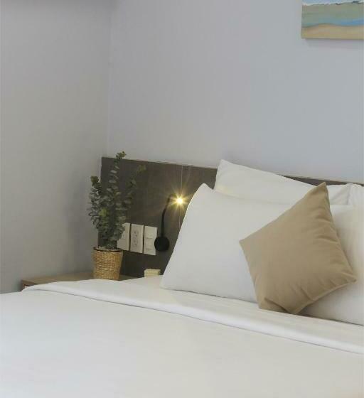 استودیوی لوکس, Cityhouse   Lighthouse Sg