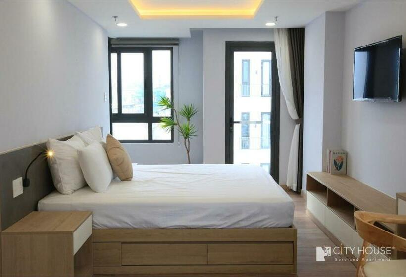 استودیوی لوکس, Cityhouse   Lighthouse Sg