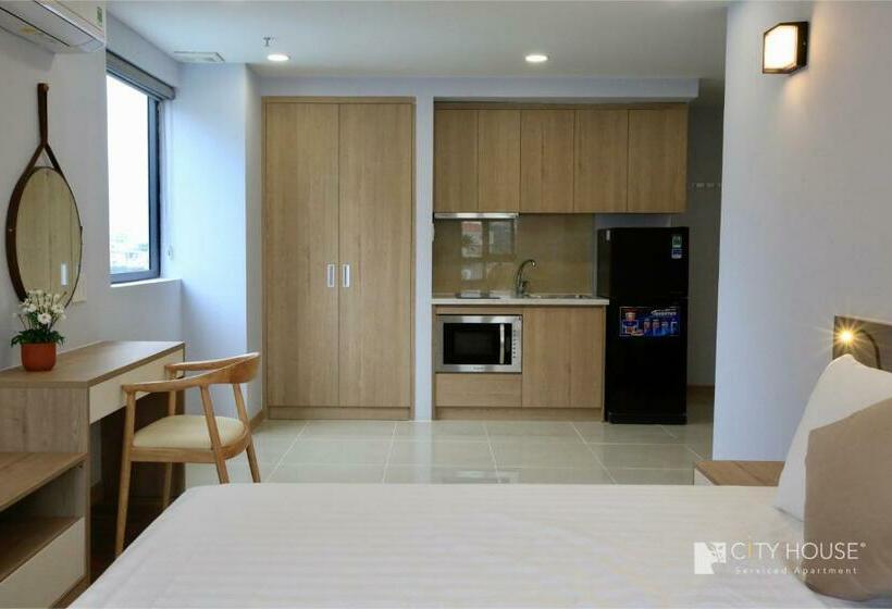 استودیوی لوکس, Cityhouse   Lighthouse Sg