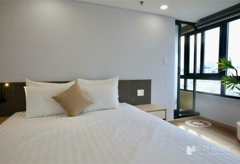 استودیوی لوکس, Cityhouse   Lighthouse Sg