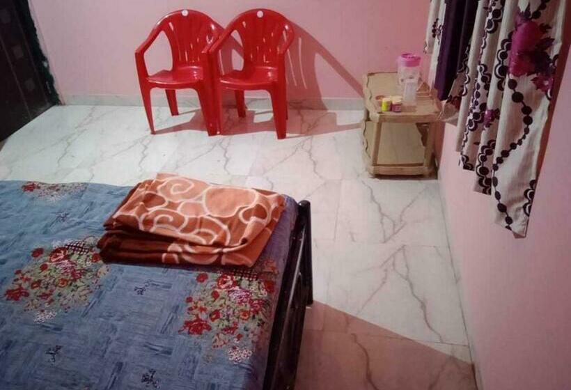 Трехместный Номер Классика, Oyo Laxmi Cottage