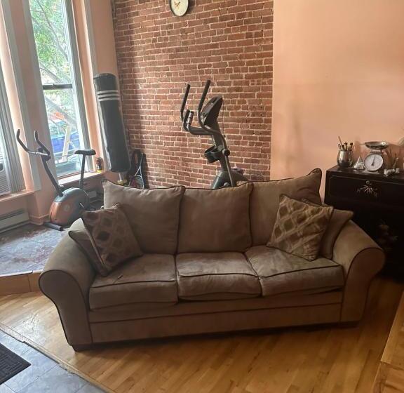 اتاق لوکس, Macaw Guest House