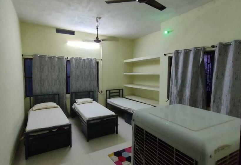 Quarto Triplo Estandar, Joynest Guest House