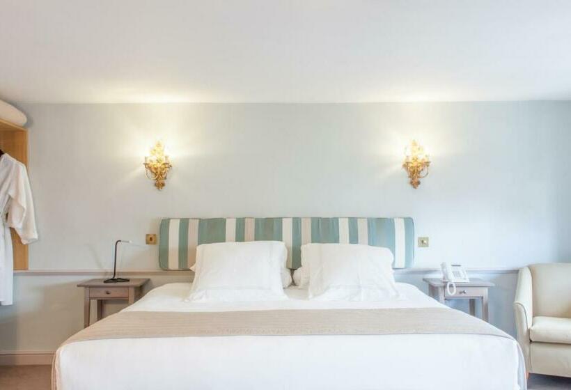 Семейный Номер, The Salutation Inn