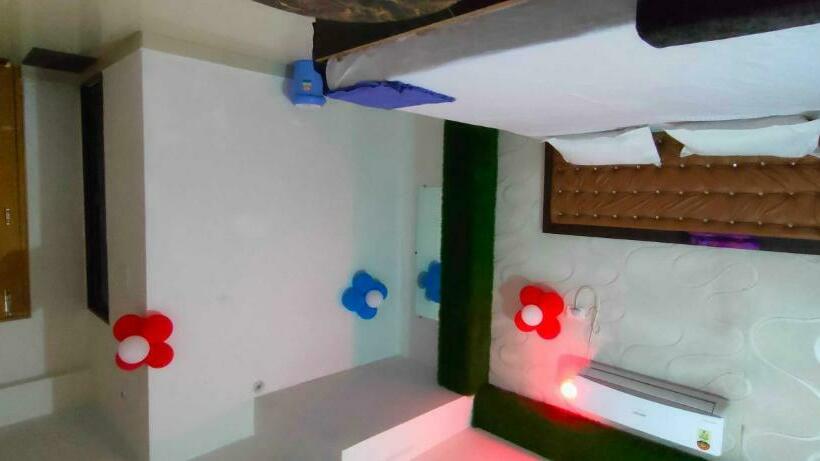 Трехместный Номер Классика, Flagship Youth Hotel & Banquet Hall