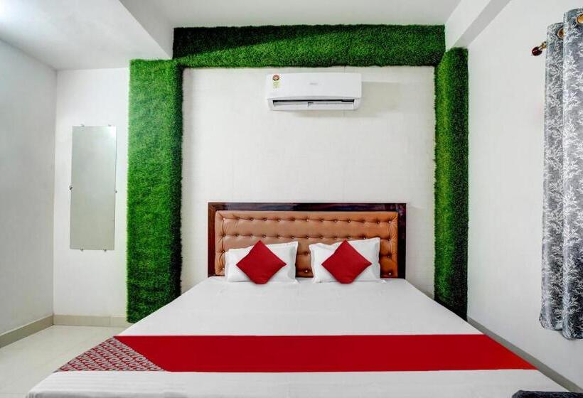 Трехместный Номер Классика, Flagship Youth Hotel & Banquet Hall