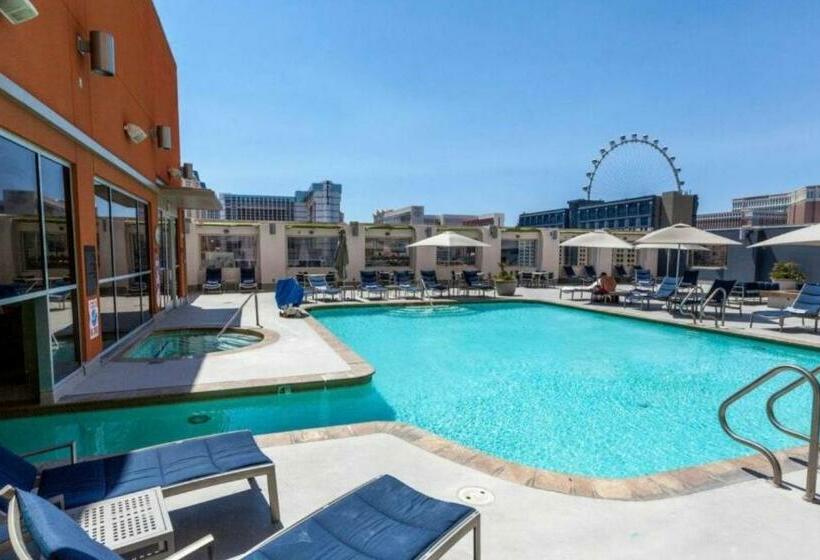 带1个卧室的带阳台的公寓, Condo At Platinum Hotel Strip View