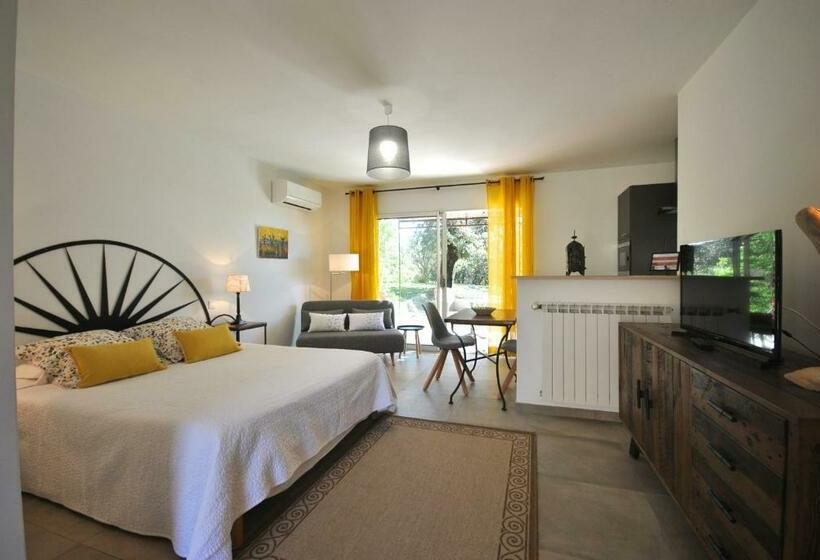 اتاق استاندارد, B&b La Badelle
