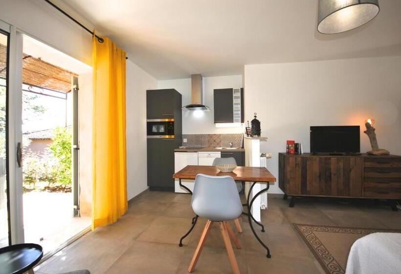 اتاق استاندارد, B&b La Badelle