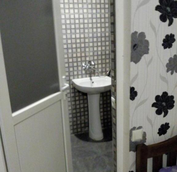 اتاق استاندارد چهار تخته, Mini Hotel On Guramishvili 22