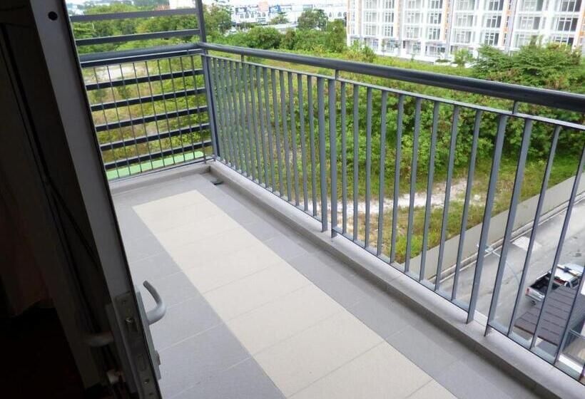 Трехместный Номер Deluxe, 9 Square Hotel   Bangi