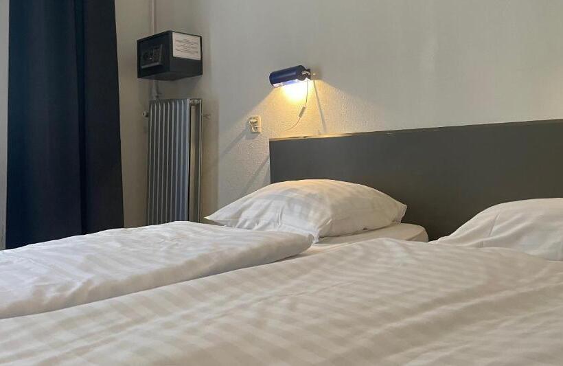Quarto Triplo Deluxe, City