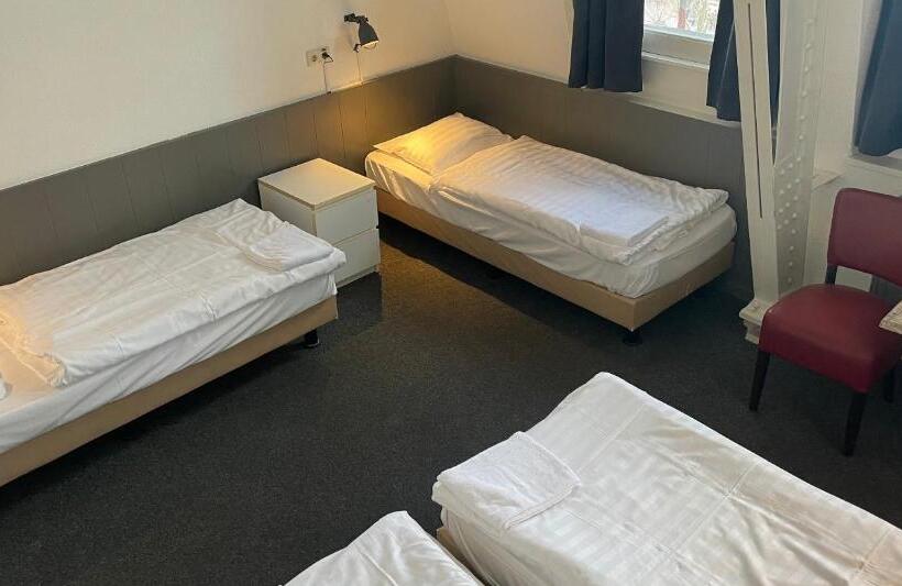 Quarto Quádruplo Estandar, City