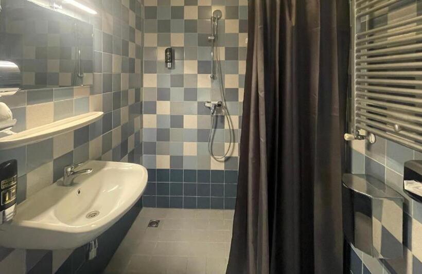 Quarto Estandar, City
