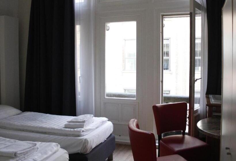 Quarto Triplo Estandar, City