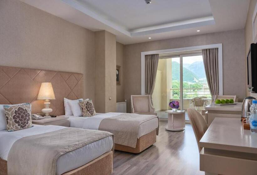 Номер Стандарт, Qafqaz Riverside