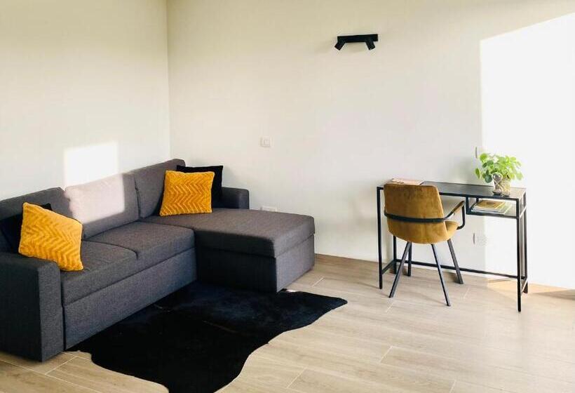 اتاق استاندارد, Inova Guesthouse