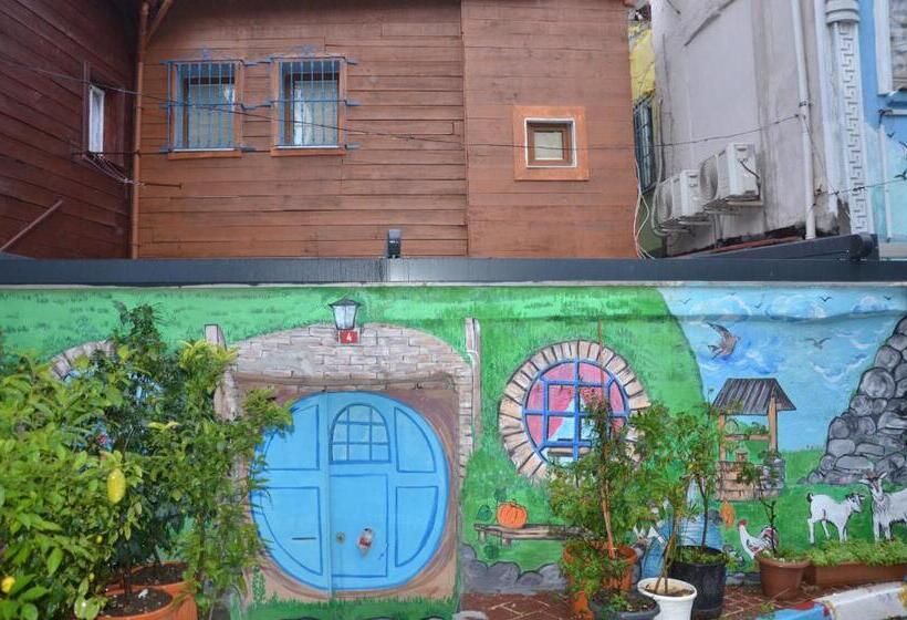 اتاق لوکس با چشم‌انداز دریا, Işıl