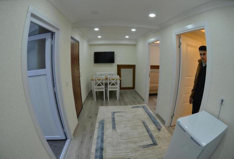 اتاق لوکس با چشم‌انداز دریا, Işıl