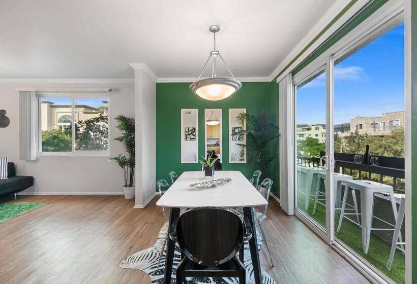 Apartamento 2 Dormitórios, Beverly Hills Glamour Oasis 2 Br Apt With Parking 304