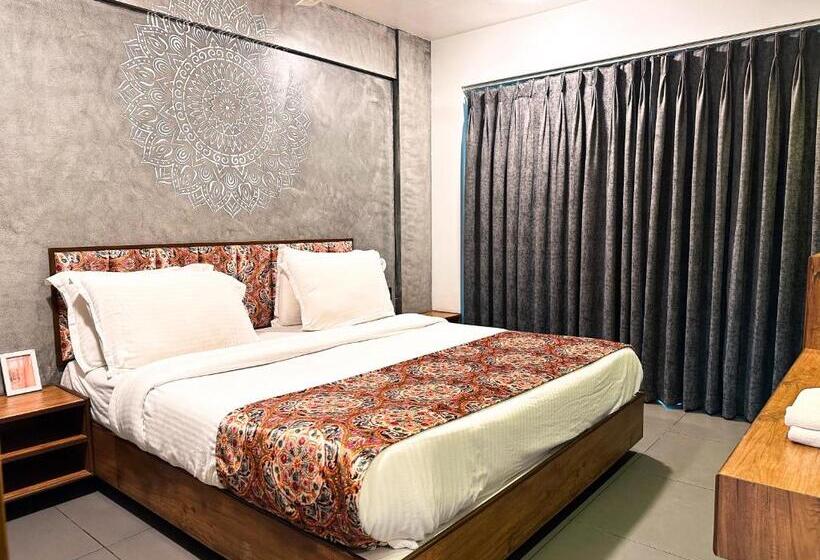 اتاق لوکس با بالکن, De Aqua Resort
