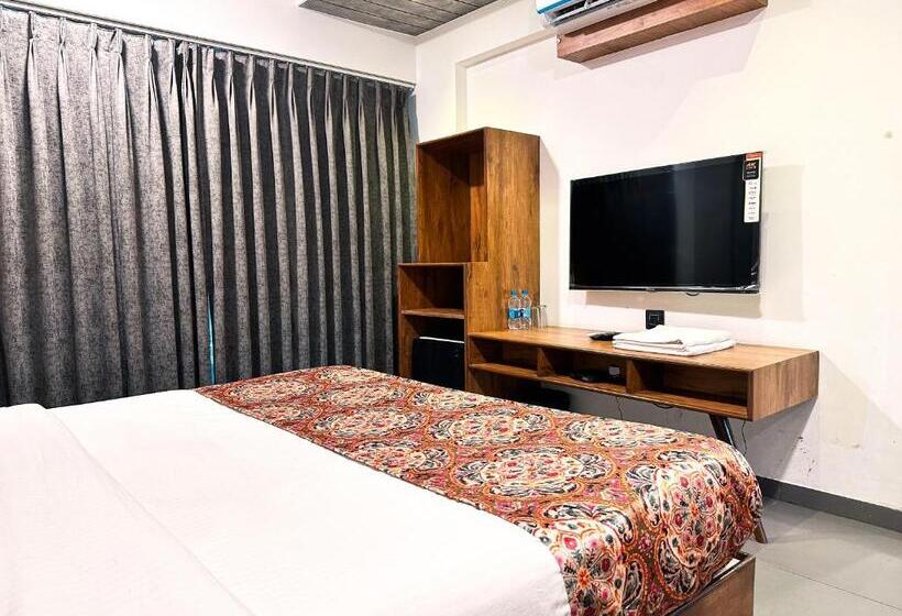 اتاق لوکس با بالکن, De Aqua Resort