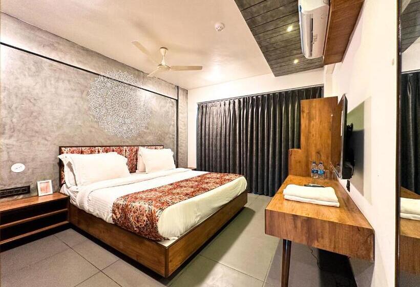 اتاق لوکس با بالکن, De Aqua Resort