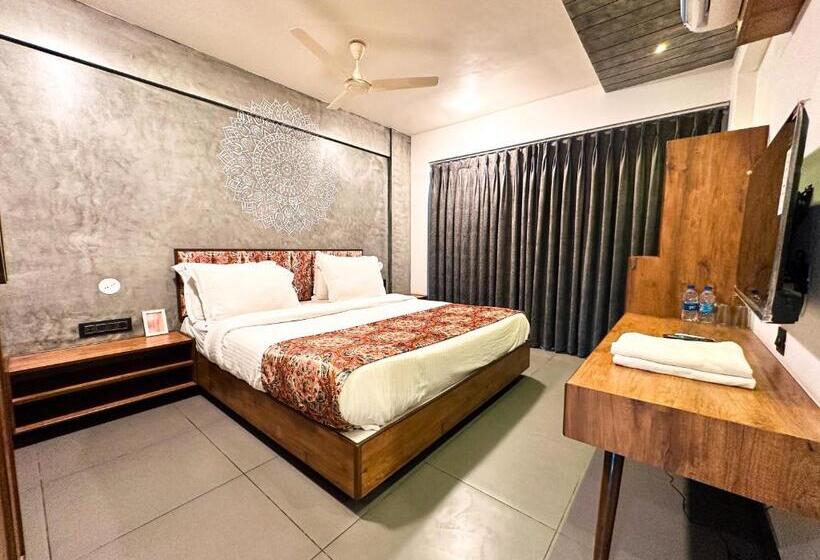 اتاق لوکس با بالکن, De Aqua Resort