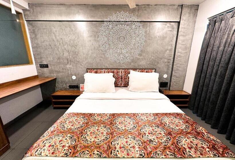 اتاق لوکس با بالکن, De Aqua Resort