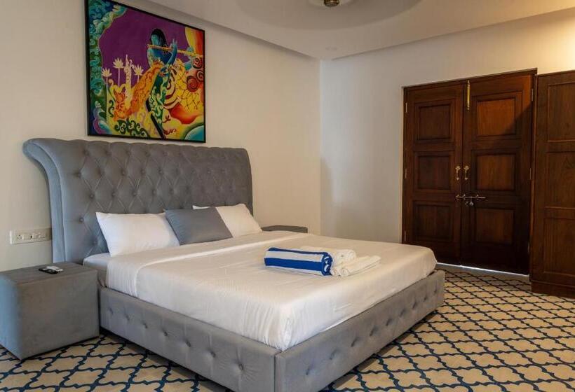 اتاق لوکس با بالکن, De Aqua Resort