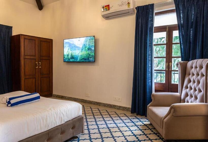 اتاق لوکس با بالکن, De Aqua Resort