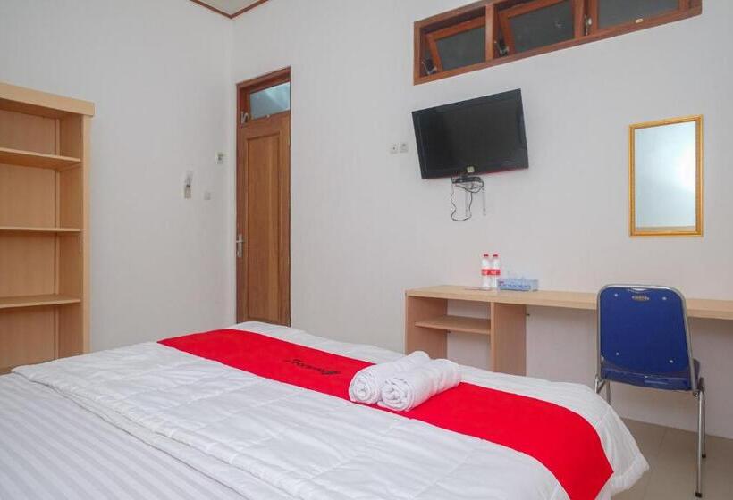 Номер Стандарт, Reddoorz Syariah Near Alun Alun Temanggung