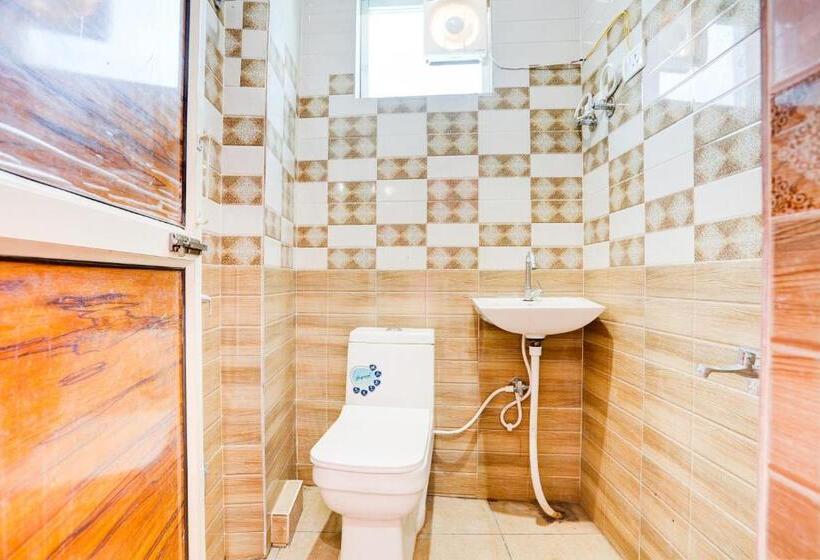 Трехместный Номер Классика, Oyo Hotel Rockland