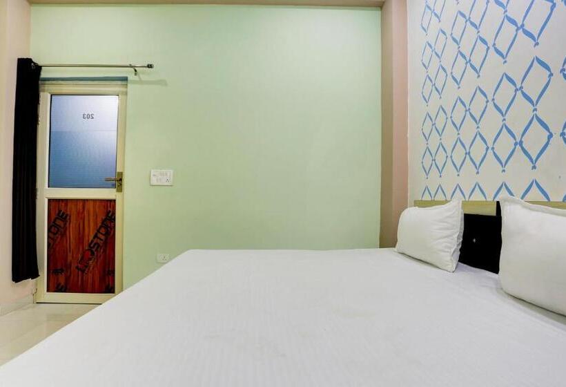 Трехместный Номер Классика, Oyo Hotel Rockland