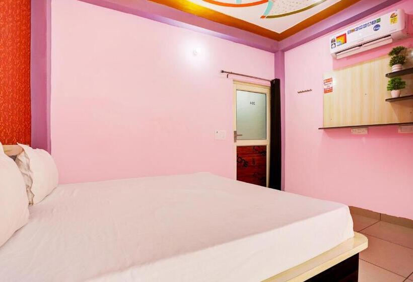 Трехместный Номер Классика, Oyo Hotel Rockland