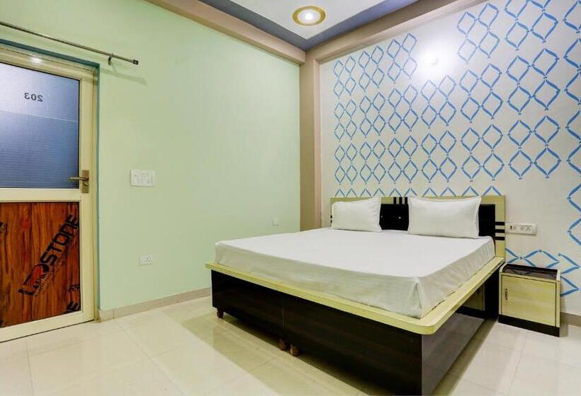Трехместный Номер Классика, Oyo Hotel Rockland