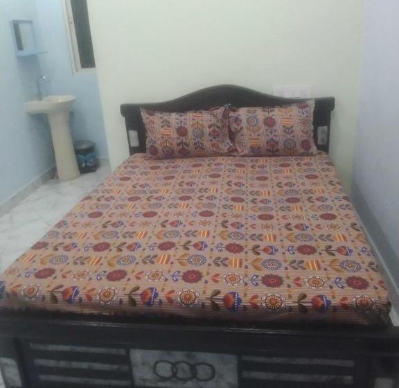 Трехместный Номер Классика, Oyo Hotel Vgs Lodge