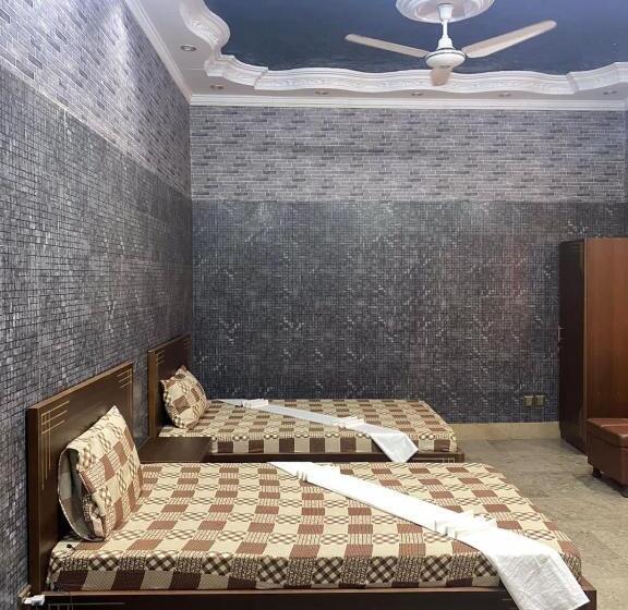 اتاق لوکس, Jinnah Inn Guest House