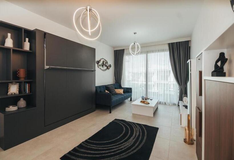 استودیو استاندارد با چشم‌انداز باغ, Pearl Island Homes