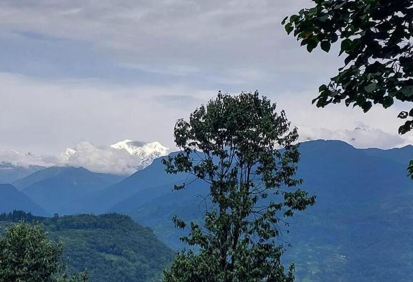 اتاق سوپریور, Norbulingka Retreat