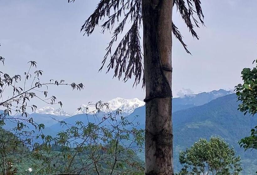 اتاق سوپریور, Norbulingka Retreat