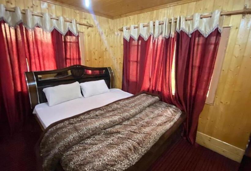 اتاق استاندارد چهار تخته, The Sarwah, Stay Blessed! Hotel And Restaurant