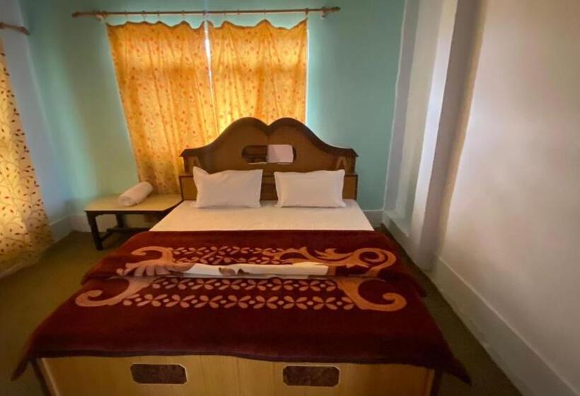 اتاق لوکس, The Sarwah, Stay Blessed! Hotel And Restaurant