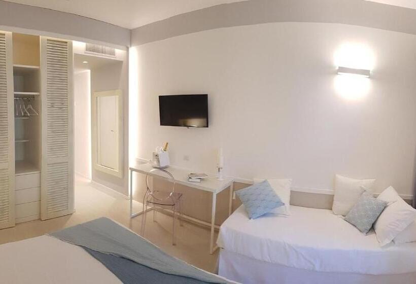 Quarto Triplo Superior, Gabbiano Beach