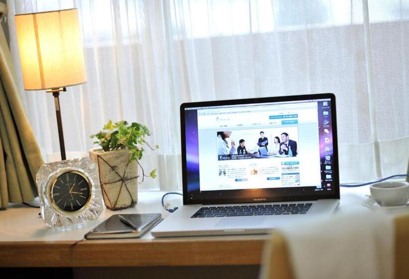 Quarto Estandar Individual, Refre Forum