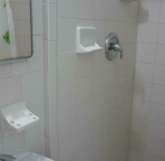标准间, Palm Court Motel