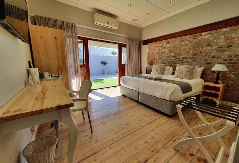 اتاق لوکس, Two Fat Owls Guesthouse